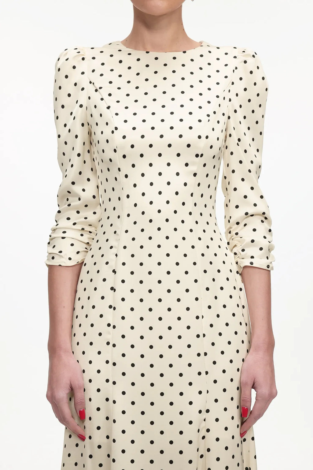 Vestido Sereia Elegante com Mangas Longas e Decote Costas em Formato de Coração