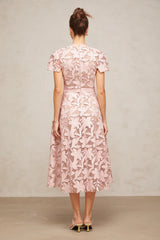 Vestido Elegante Bordado Floral, Renda Vazada e Corte em A