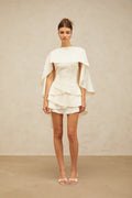 Vestido Escultural com Babados Assimétricos e Detalhe Estilo Xale
