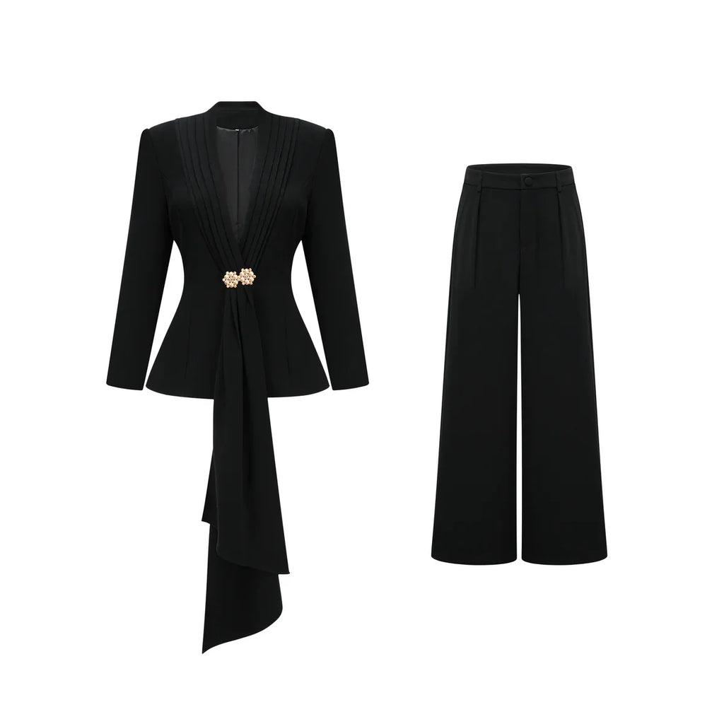Conjunto de Inverno Linha Nobre: Casaco com Gola Plissada e Calça de Corte Reto