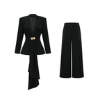 Conjunto de Inverno Linha Nobre: Casaco com Gola Plissada e Calça de Corte Reto