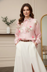 Camisa com Bordado de Flores e Brilhos – Leveza e Charme