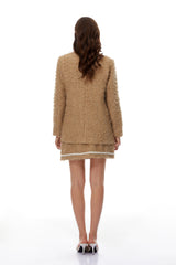 Conjunto Ghita — Blazer Tweed Dourado + Camisa com Laço + Saia Mini