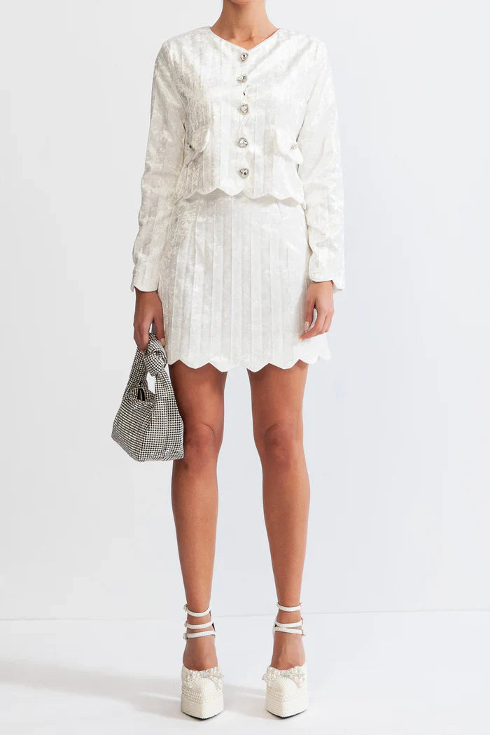 Conjunto de Veludo Branco com Botões Prateados