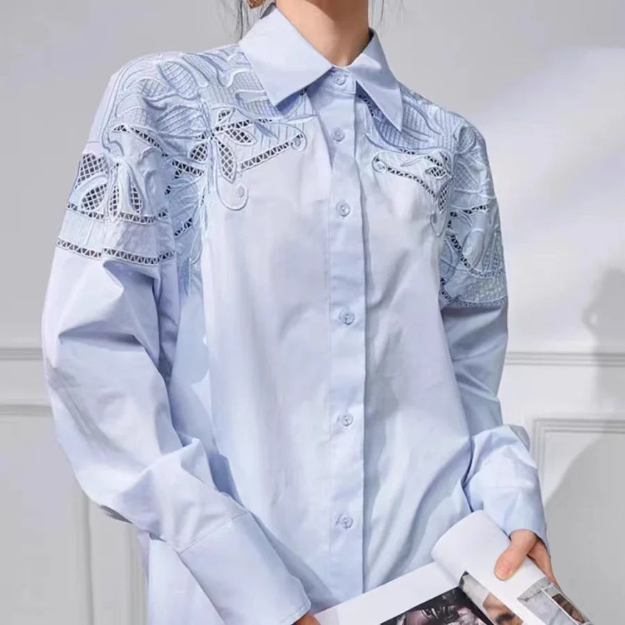Camisa de Algodão Bordada com Flores e Recorte