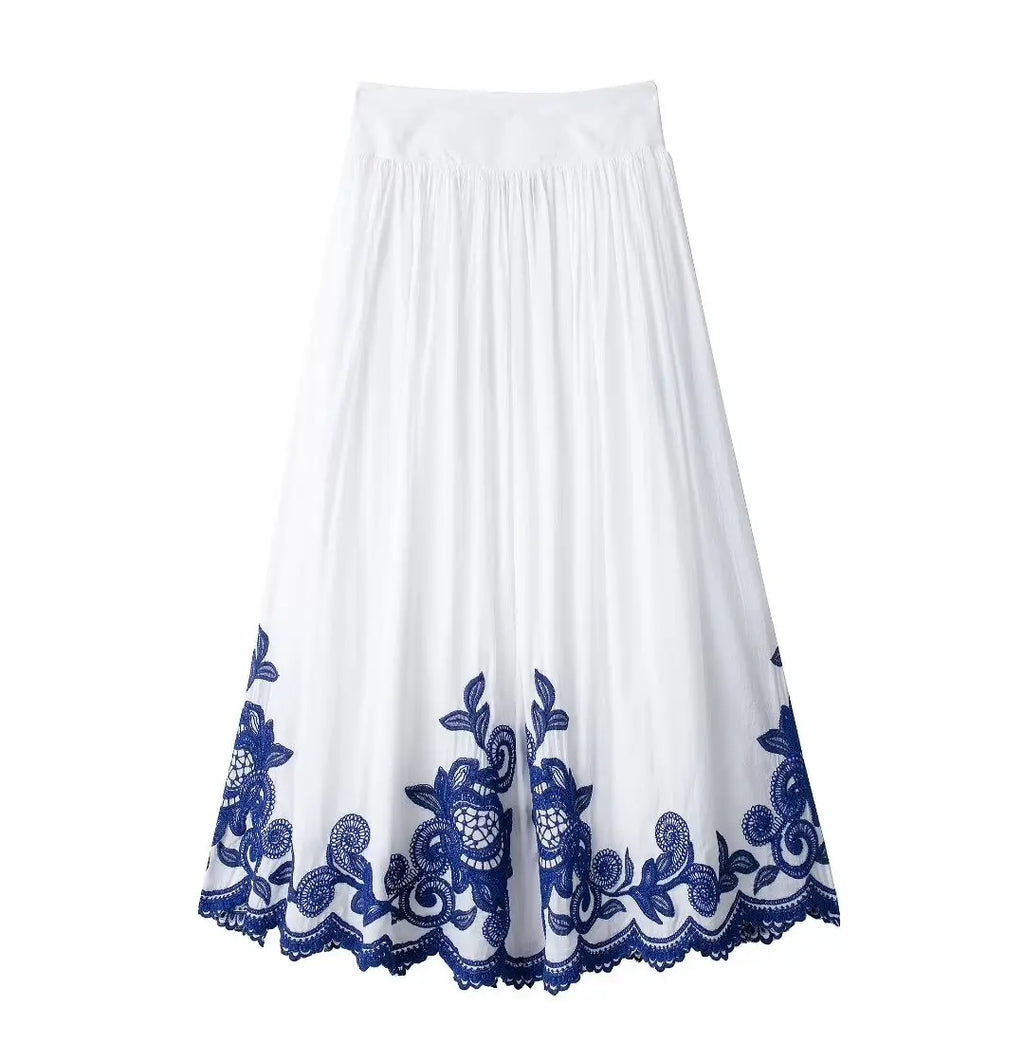 Conjunto Elegante – Camisa Bordada E Saia Plissada