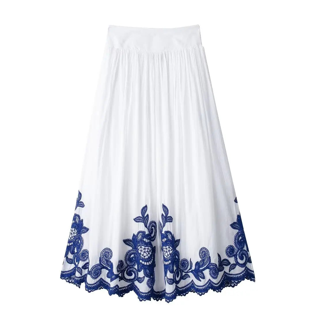 Conjunto Elegante – Camisa Bordada E Saia Plissada
