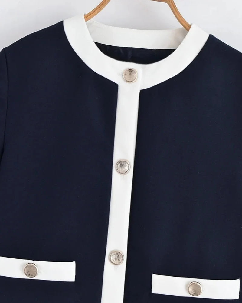 Conjunto Feminino Versátil – Blusa Básica com Recortes e Calça Reta Cintura Alta