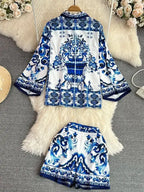 Conjunto Fashion Primavera - Camisa e Shorts com Estampa de Porcelana Azul e Branca