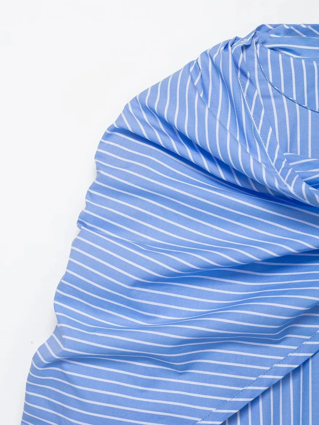 Camisa Casual Listrada com Lenço Integrado