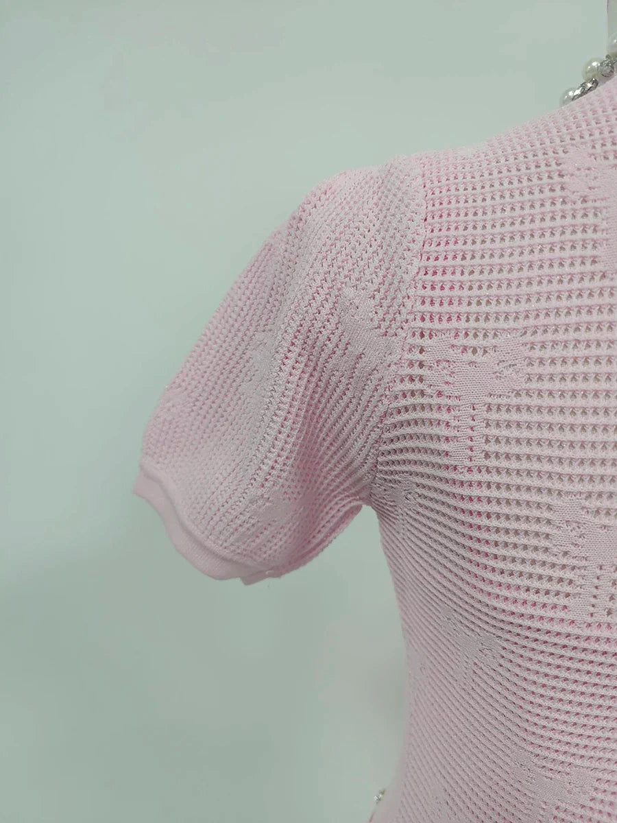 Vestido de Duas Peças em Tricô Vazado com Detalhes em Cristais e Pérolas