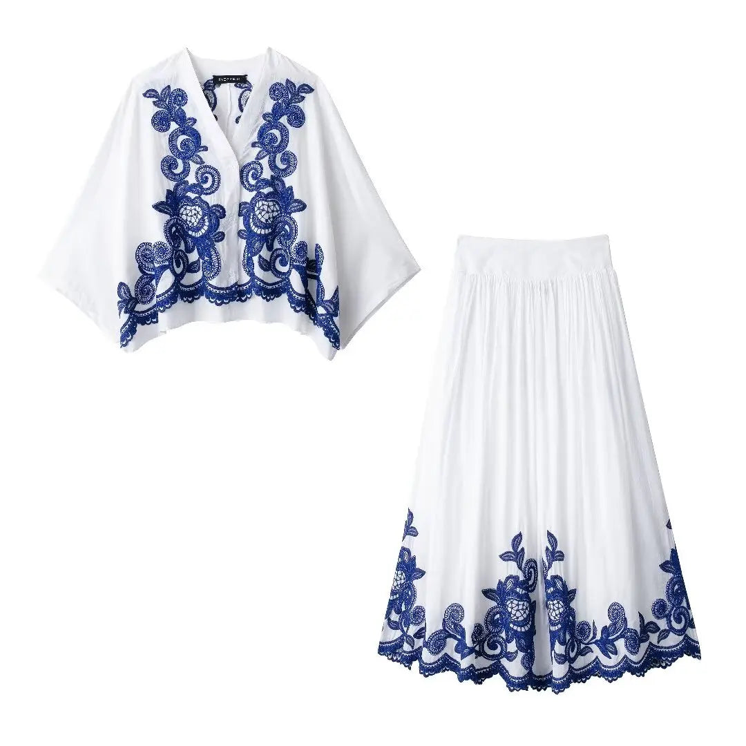 Conjunto Elegante – Camisa Bordada E Saia Plissada