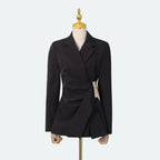 Blazer de Alfaiataria e Detalhe de Fivela Lateral - Modelagem Acinturada e Sofisticada