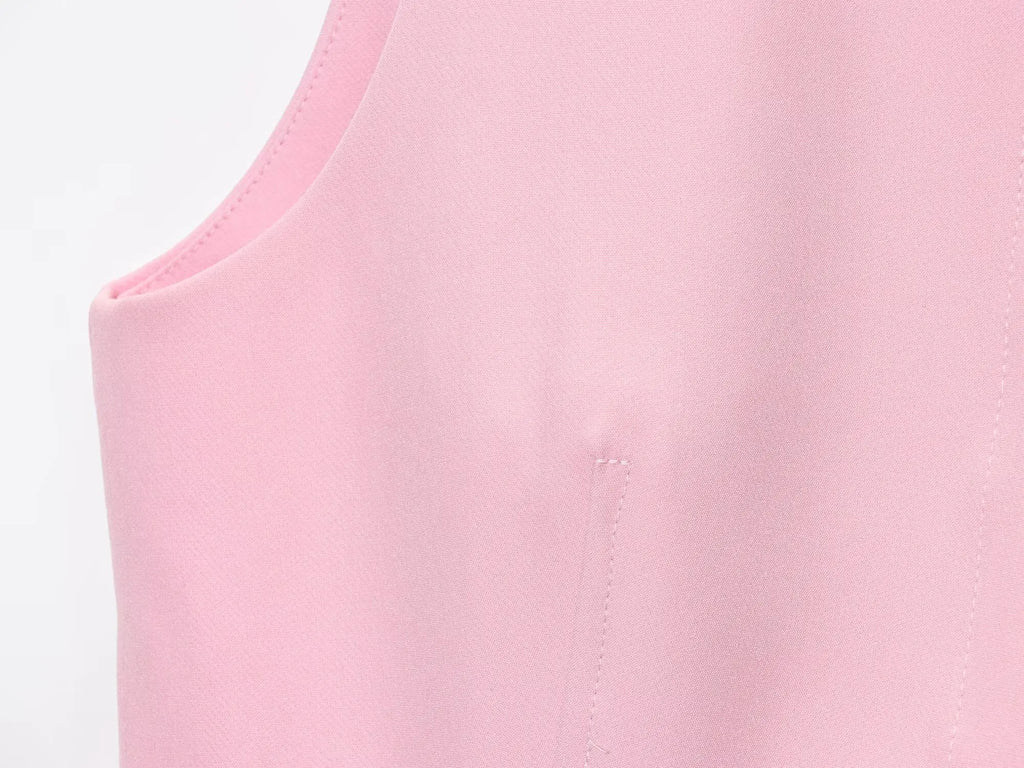 Colete Sem Mangas com Saia Curta ou Calça Flare, Estilo Moderno e Minimalista