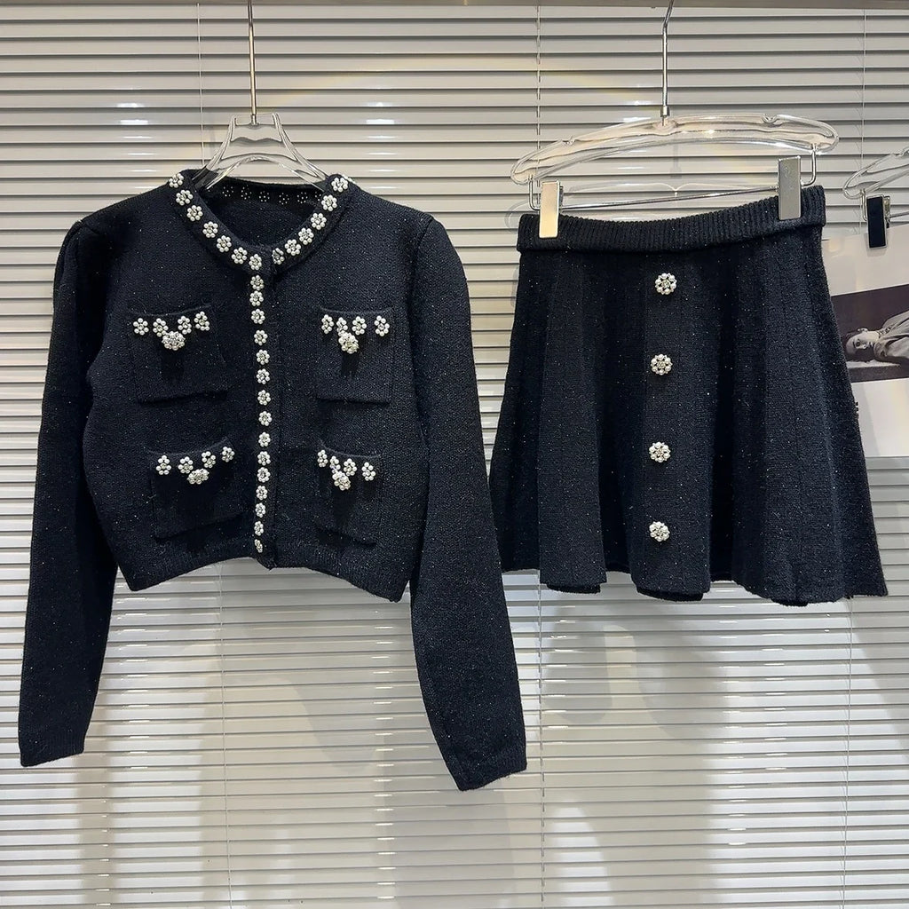 Conjunto Cardigã Curto e Saia Evasê com Bordados Artesanais e Pérolas