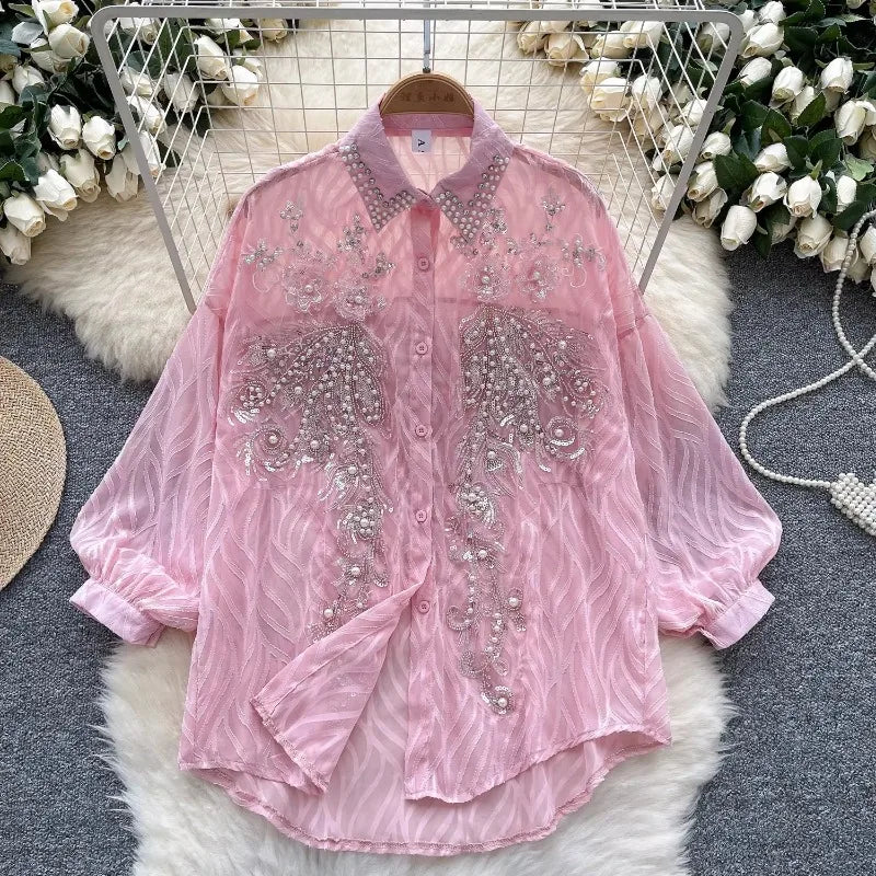 Camisa com Gola Alta, Bordados e Paetês – Elegância com Toque Brilhante