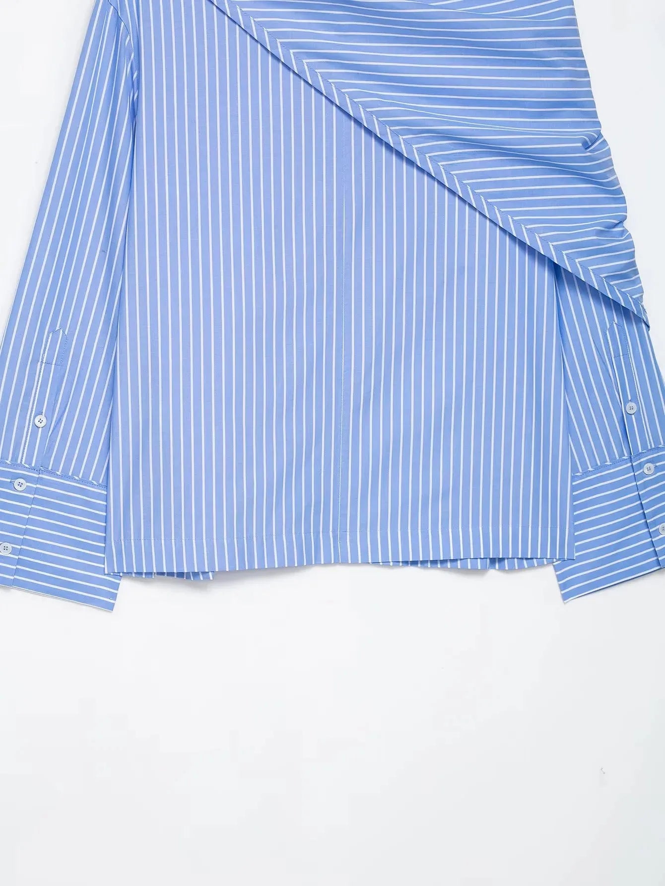Camisa Casual Listrada com Lenço Integrado