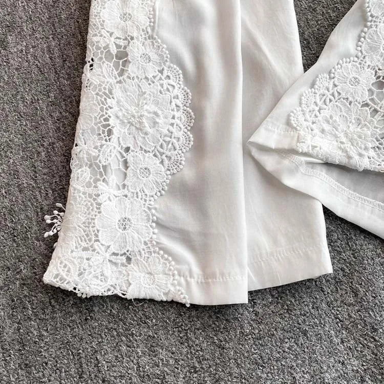 Conjunto bordado delicado - Calça e camisa