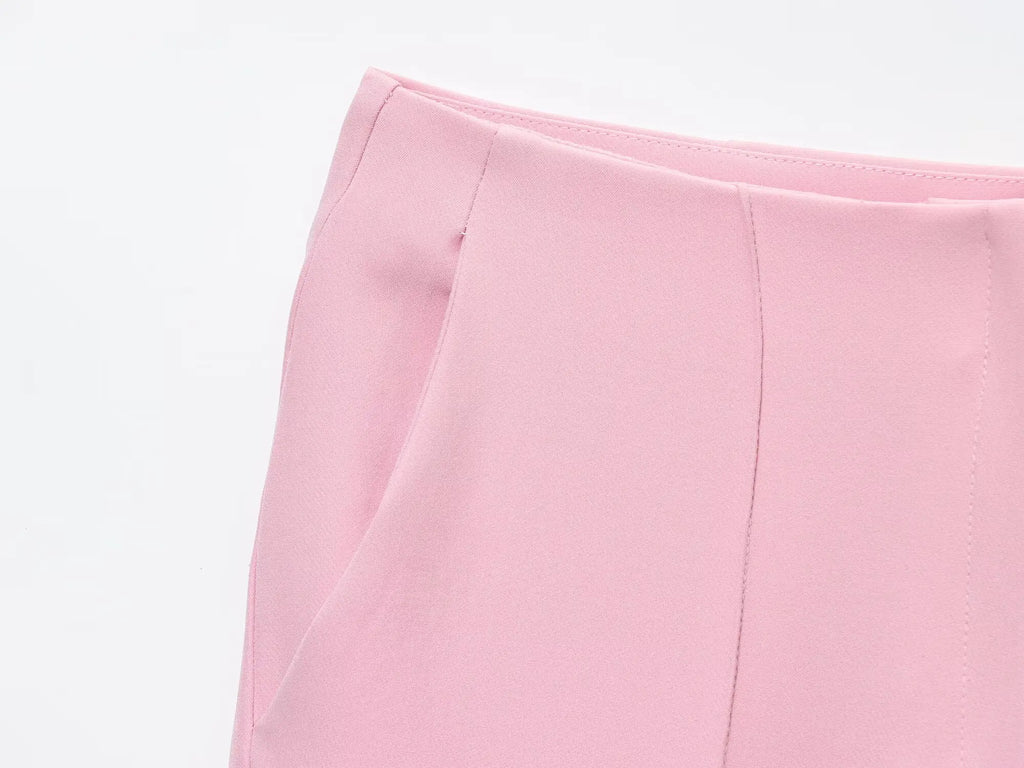 Colete Sem Mangas com Saia Curta ou Calça Flare, Estilo Moderno e Minimalista