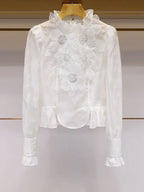 Camisa Branca com Gola Alta e Aplicações de Pérolas – Sofisticação e Charme