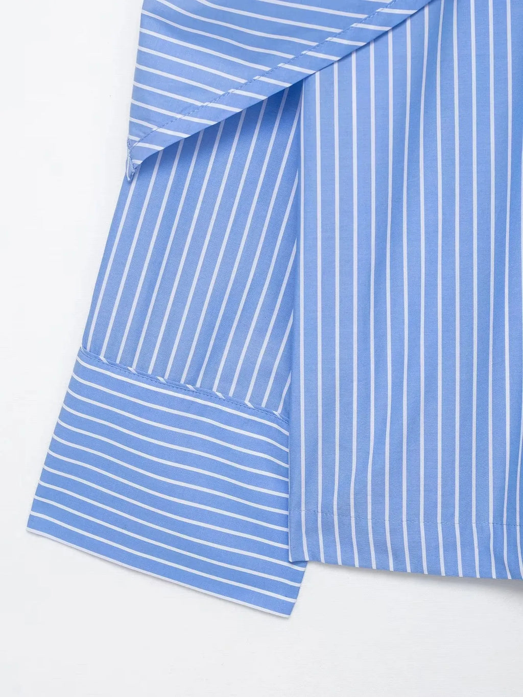 Camisa Casual Listrada com Lenço Integrado