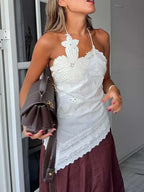 Top Elegante de Amarração com Bordado e Recorte Halter