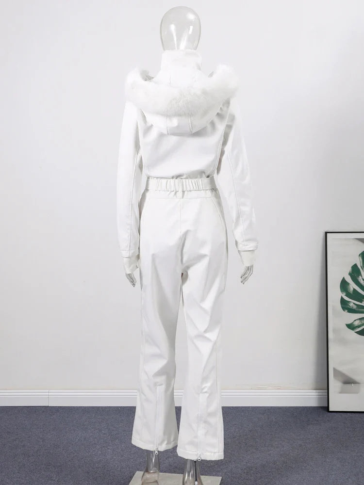 Macacão Feminino Elegante, Proteção Impermeável e Design de Inverno