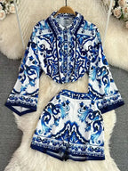Conjunto Fashion Primavera - Camisa e Shorts com Estampa de Porcelana Azul e Branca