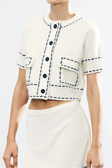 Camisa Feminina Tricotada com Recortes em Cores – Modelo Criativo de Verão