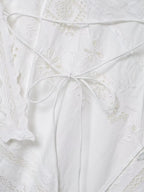 Top Elegante de Amarração com Bordado e Recorte Halter