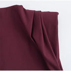 Regata Elegante com Ombreiras e Gola Redonda – Look Sofisticado
